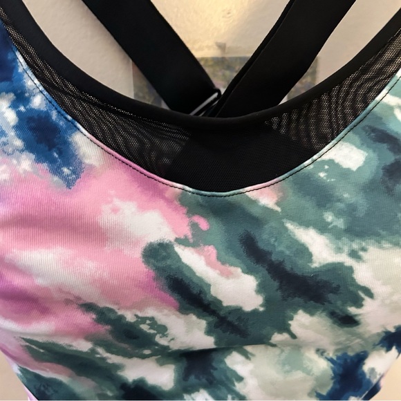 NWT Victorias Secret Pink Active Sports Bra Size Large - Picture 2 of 7